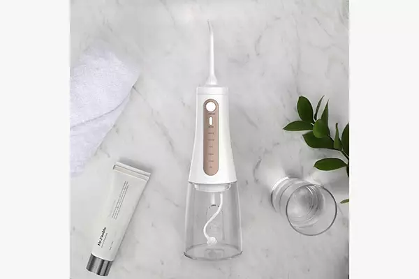 Как чистить зубы дома